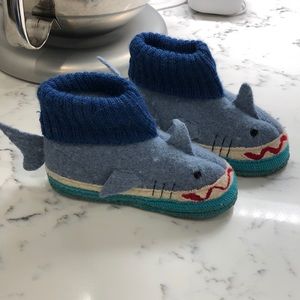 Garnet Hill wool kids slippers